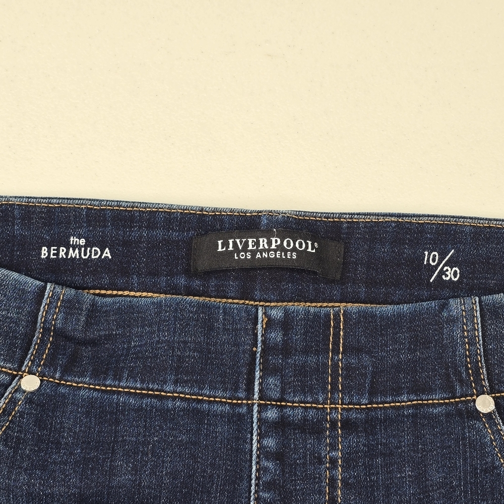 Liverpool Los Angeles The Bermuda Pull-On Denim Shorts Dark Wash Size 10/30 - Picture 5 of 9
